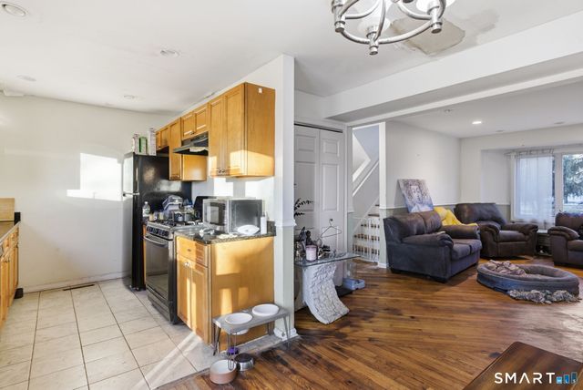 55 Walnut Street APT 8, New Haven, CT 06511