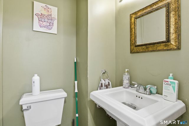 55 Walnut Street APT 8, New Haven, CT 06511