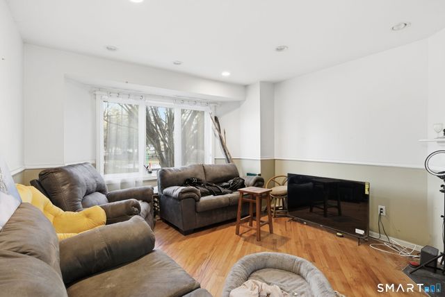 55 Walnut Street APT 8, New Haven, CT 06511