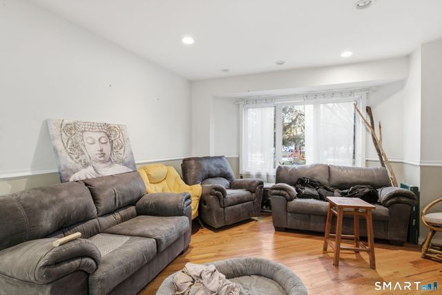 55 Walnut Street APT 8, New Haven, CT 06511