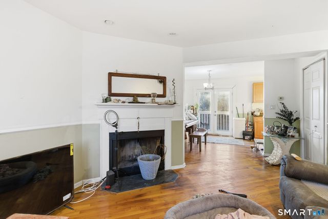 55 Walnut Street APT 8, New Haven, CT 06511