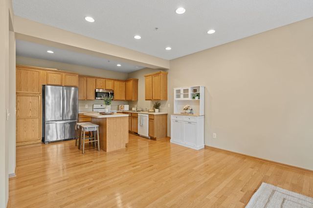 14569 Everton N 6, Hugo, MN 55038
