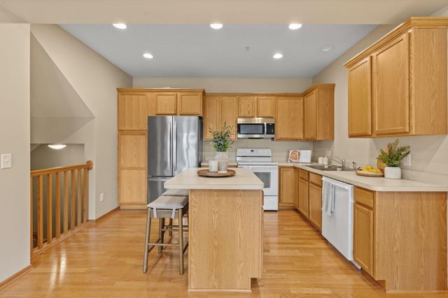 14569 Everton N 6, Hugo, MN 55038