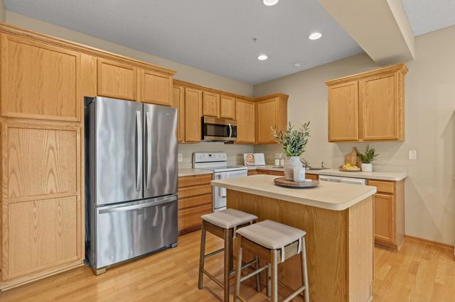 14569 Everton N 6, Hugo, MN 55038