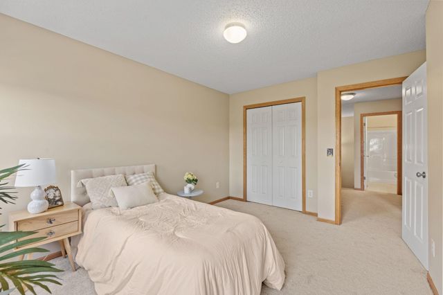 14569 Everton N 6, Hugo, MN 55038