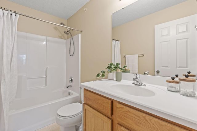 14569 Everton N 6, Hugo, MN 55038