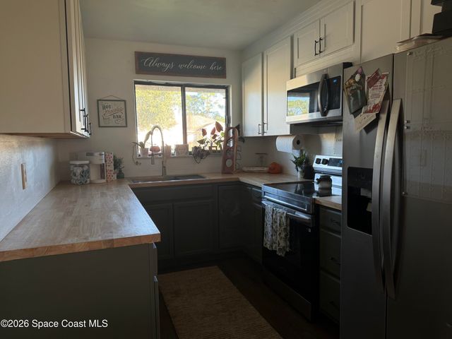 486 Evergreen Street NE, Palm Bay, FL 32907