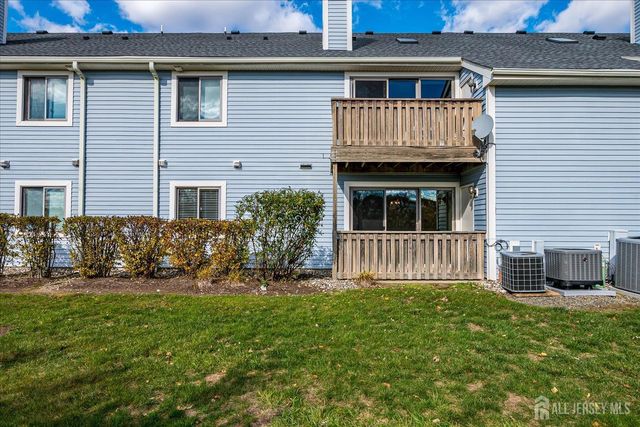 807 Aspen Drive, Plainsboro, NJ 08536