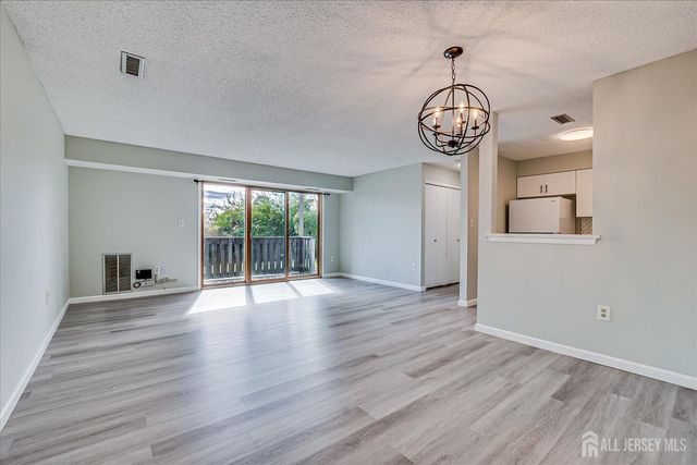 807 Aspen Drive, Plainsboro, NJ 08536