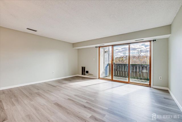 807 Aspen Drive, Plainsboro, NJ 08536