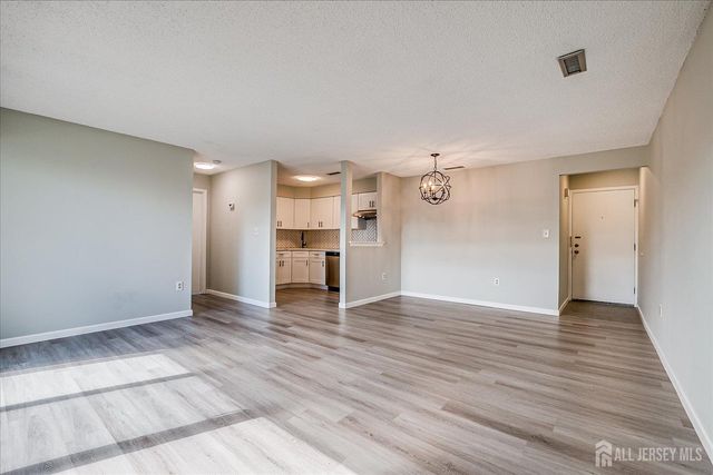 807 Aspen Drive, Plainsboro, NJ 08536