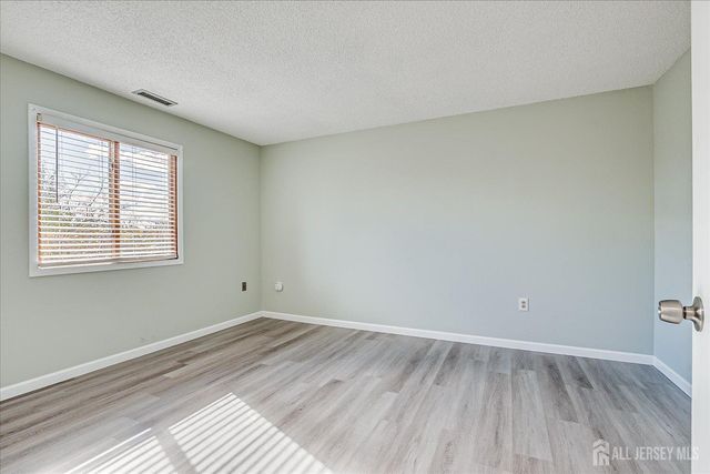 807 Aspen Drive, Plainsboro, NJ 08536