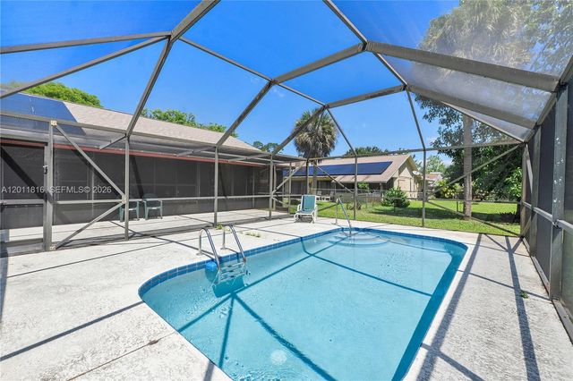 694 Dixie Ln, West Palm Beach, FL 33415