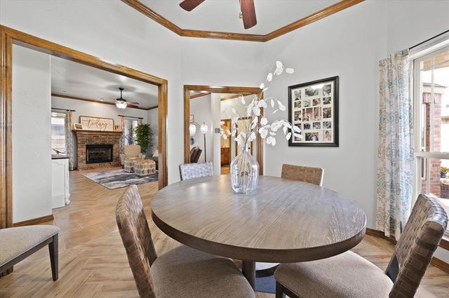 550 W Hunters Court Way, Mustang, OK 73064