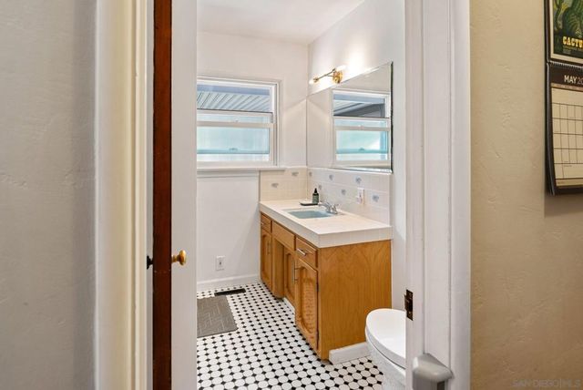 8865 Country Club Place, Spring Valley, CA 91977