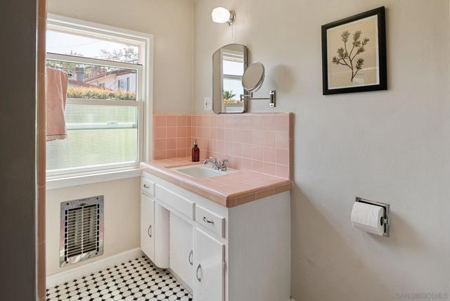 8865 Country Club Place, Spring Valley, CA 91977