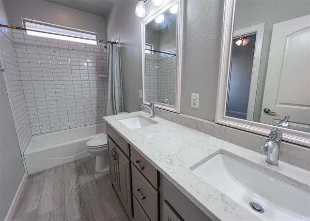 13601 Cobblestone Curve Road, Oklahoma City, OK 73142