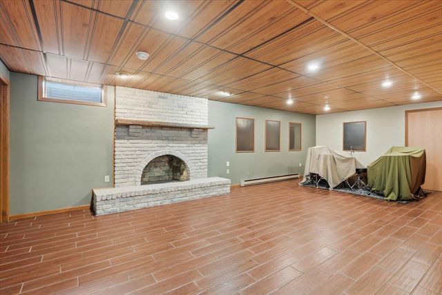2602 Hawthorne Lane, Stillwater, MN 55082