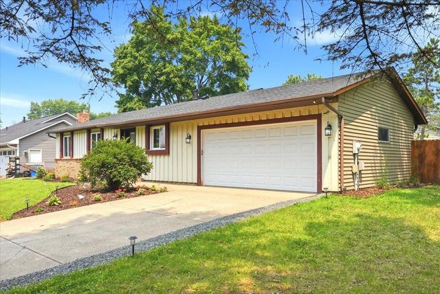 2602 Hawthorne Lane, Stillwater, MN 55082
