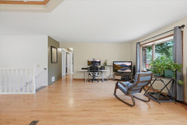 2602 Hawthorne Lane, Stillwater, MN 55082