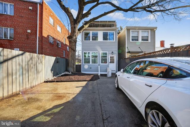 1236 RHODE ISLAND AVE NE, Washington, DC 20018