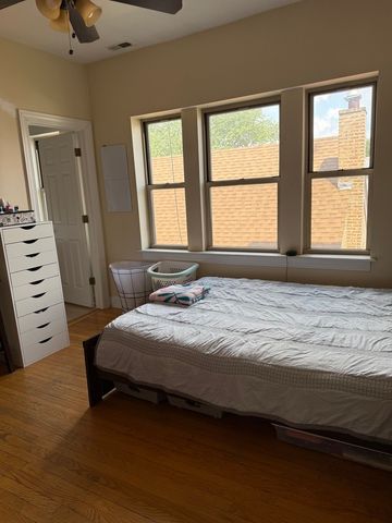 4027 W Crystal Street 2, Chicago, IL 60651