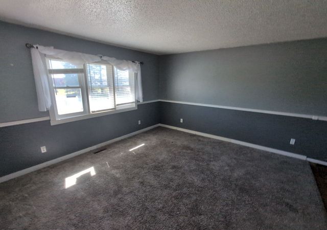700 S Vine Street, Hartford, IA 50118