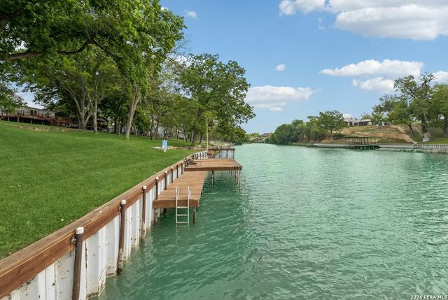 360 Shangrila Ln, New Braunfels, TX 78130