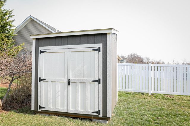 145 PAIGE ST, Waynesboro, VA 22980