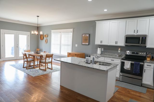 145 PAIGE ST, Waynesboro, VA 22980