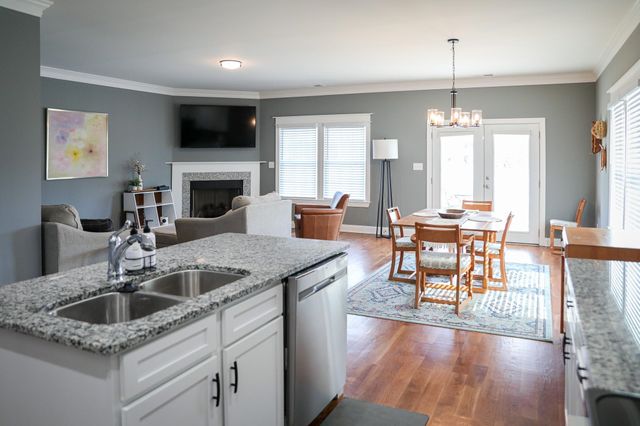 145 PAIGE ST, Waynesboro, VA 22980