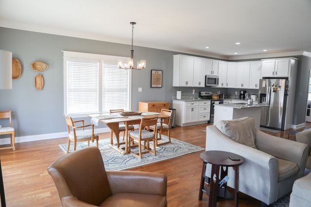 145 PAIGE ST, Waynesboro, VA 22980