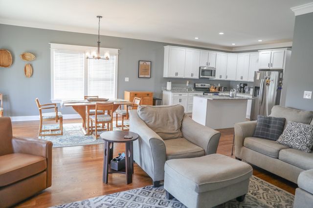 145 PAIGE ST, Waynesboro, VA 22980