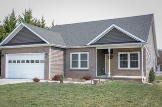 145 PAIGE ST, Waynesboro, VA 22980