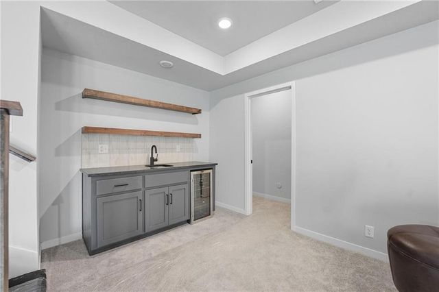 2127 NW killarney Lane, Lee's Summit, MO 64081