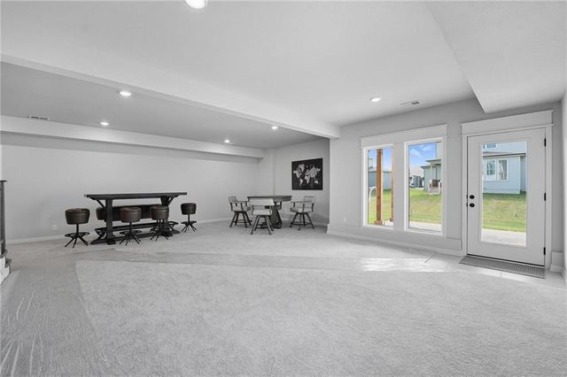 2127 NW killarney Lane, Lee's Summit, MO 64081