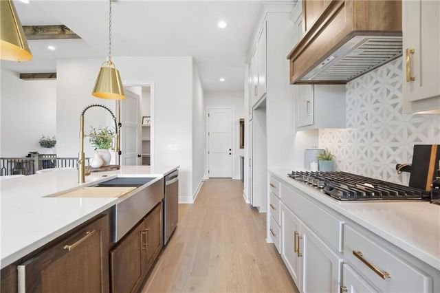 2127 NW killarney Lane, Lee's Summit, MO 64081