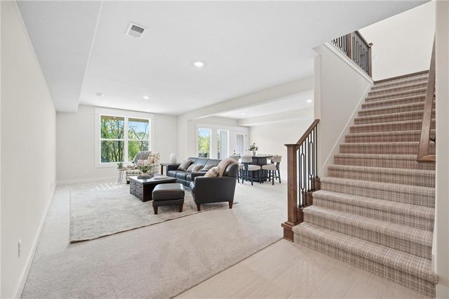2127 NW killarney Lane, Lee's Summit, MO 64081
