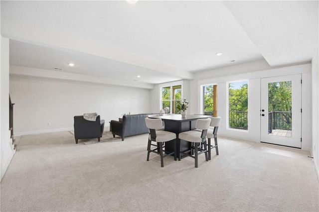 2127 NW killarney Lane, Lee's Summit, MO 64081
