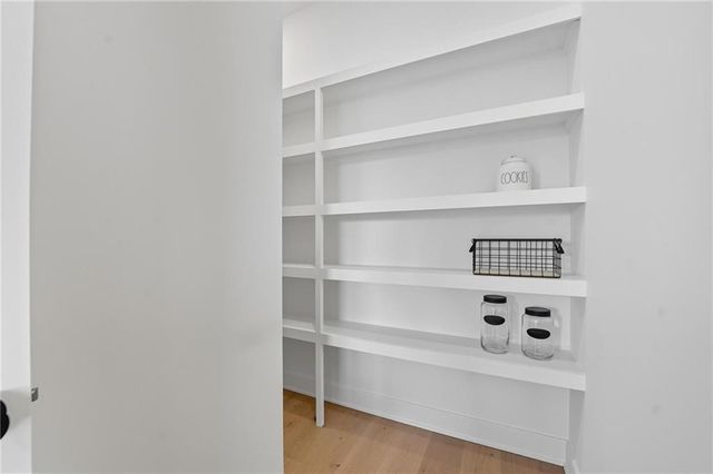 2127 NW killarney Lane, Lee's Summit, MO 64081