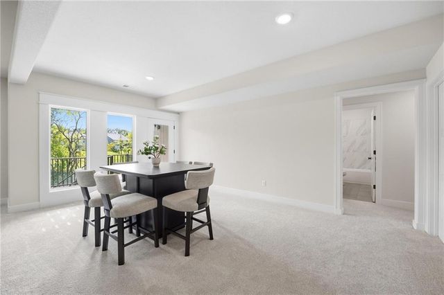 2127 NW killarney Lane, Lee's Summit, MO 64081