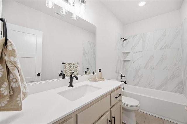 2127 NW killarney Lane, Lee's Summit, MO 64081