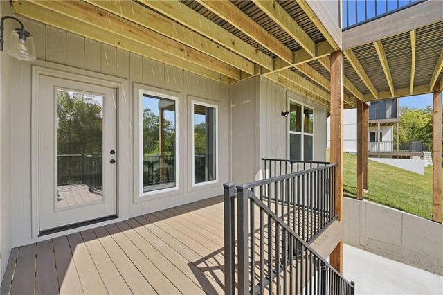 2127 NW killarney Lane, Lee's Summit, MO 64081