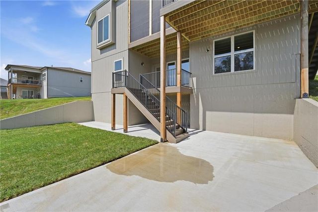 2127 NW killarney Lane, Lee's Summit, MO 64081
