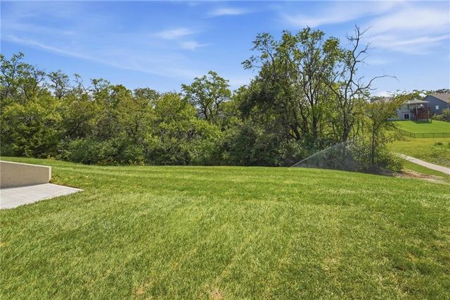 2127 NW killarney Lane, Lee's Summit, MO 64081