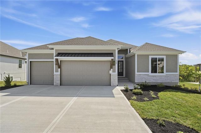 2127 NW killarney Lane, Lee's Summit, MO 64081