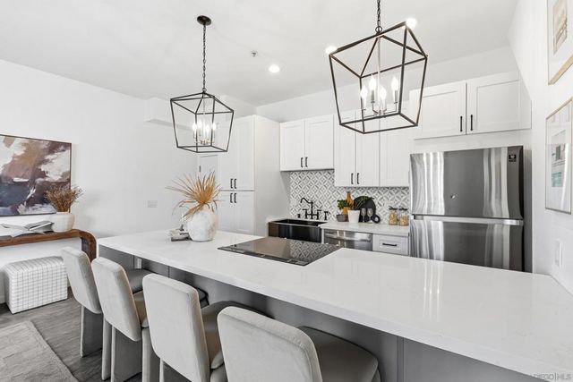 908 G St 17, San Diego, CA 92101