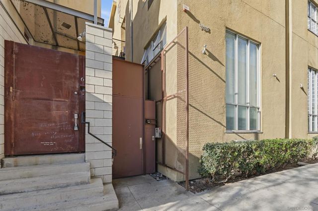 908 G St 17, San Diego, CA 92101