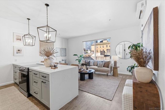 908 G St 17, San Diego, CA 92101