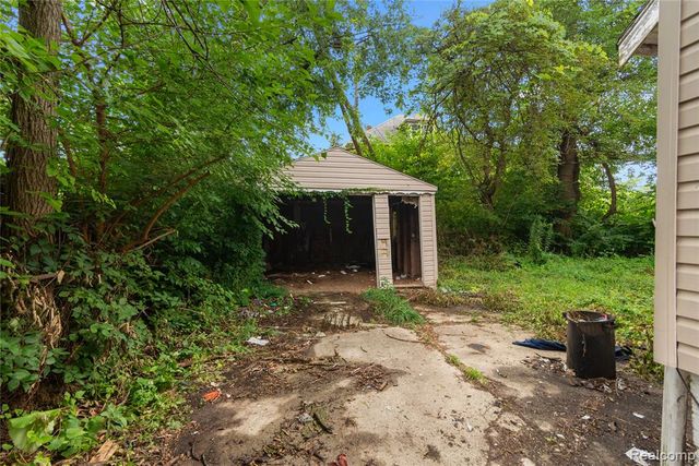 195 W Greendale, Highland Park, MI 48203